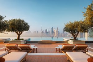 Infinity pool with Dubai skyline view. © Kerzner International